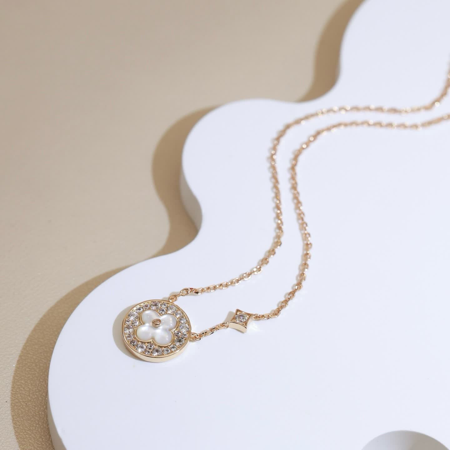Louis Vuitton Monogram Flower Diamond Necklace
